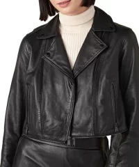 black-zipper-leather-jacket